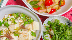 夏野菜のバター炒め、オクラと豆腐のサラダ、イカの大葉のせのサムネイル画像